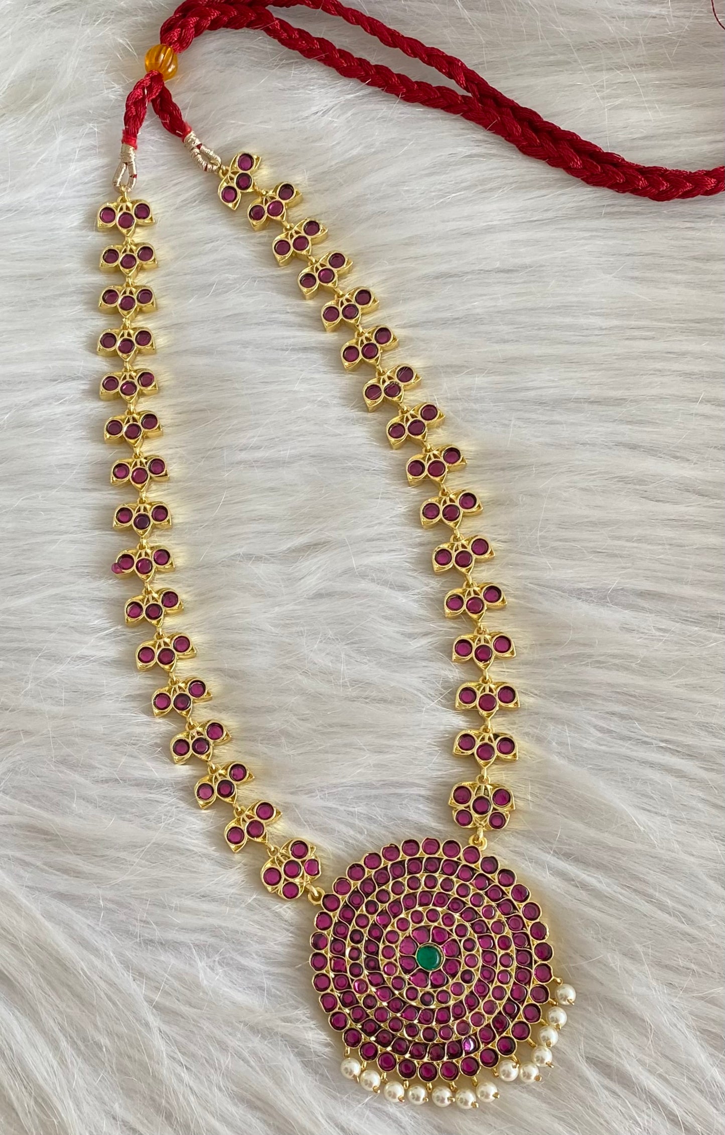 Gold tone precious kemp-green round pearl haar dj-53940