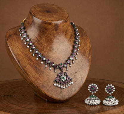Black finish precious kemp-green pearl necklace set dj-52530