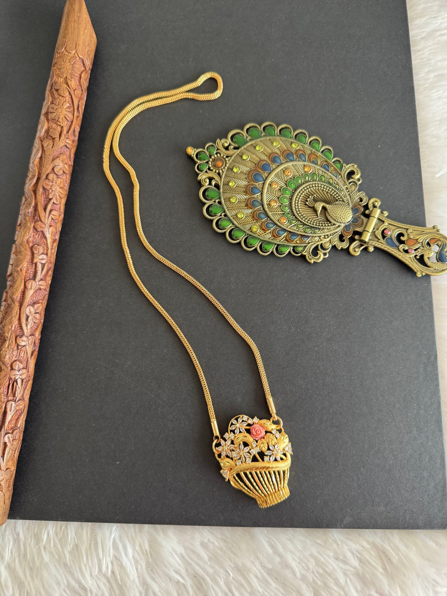 Gold tone 24 inches chain with flower pot pendant dj-52221