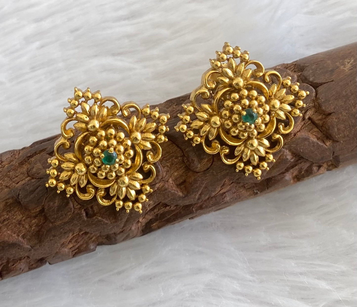 Antique tone green stone flower stud/earrings dj-53562