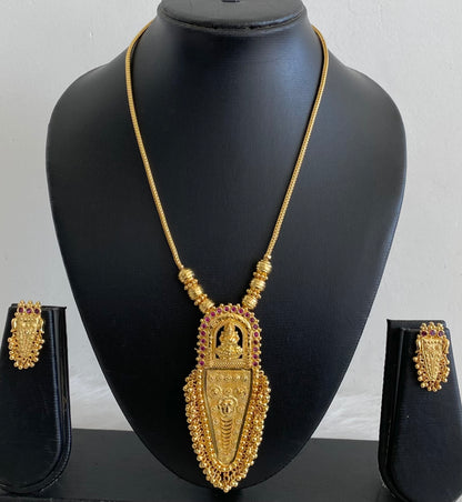 Gold tone kerala style pink stone nettipattam lakshmi necklace set dj-55006
