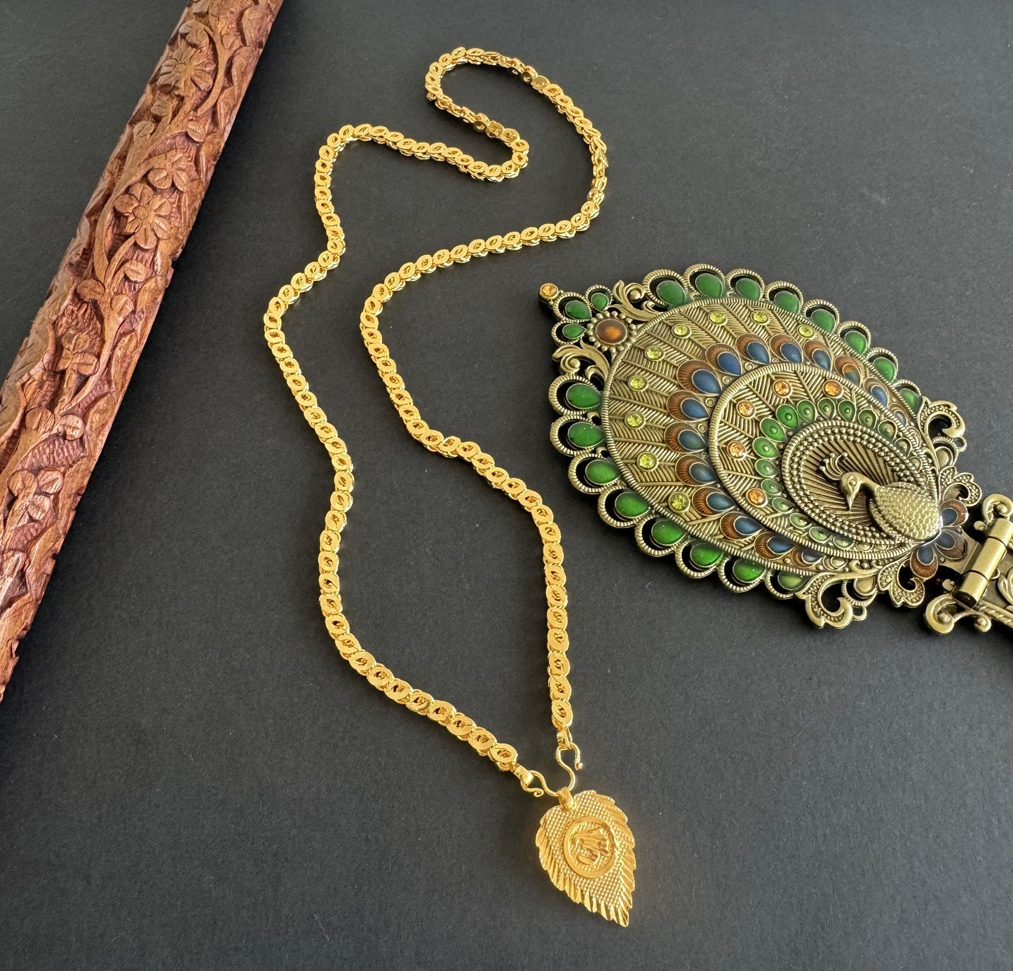Gold tone 24 inches chain with om pendant dj-47153