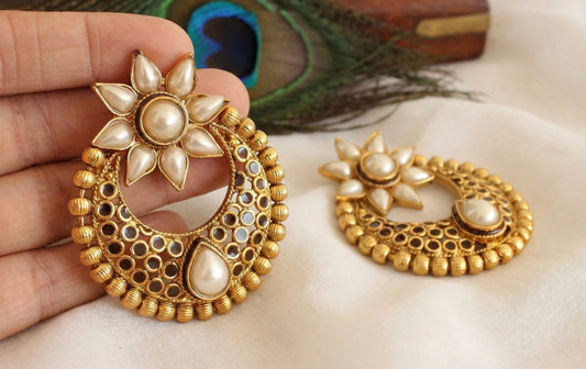 Antique Pearl Flower Bali Earrings-dj17304