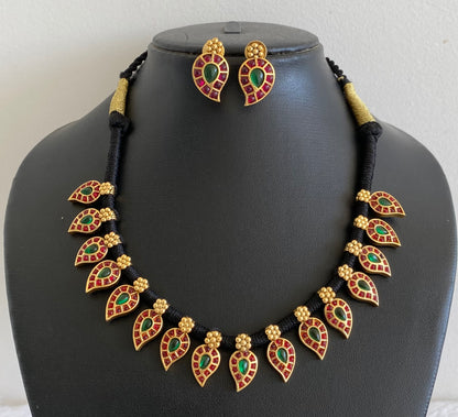 Matte finish Shri Thirumal nama-shanku-chakra mango black thread necklace set dj-53355