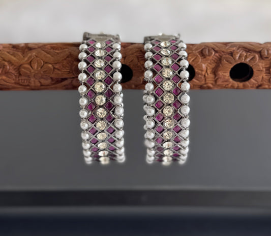 Black finish precious kemp-white pearl screw bangles(2.8) dj-52348