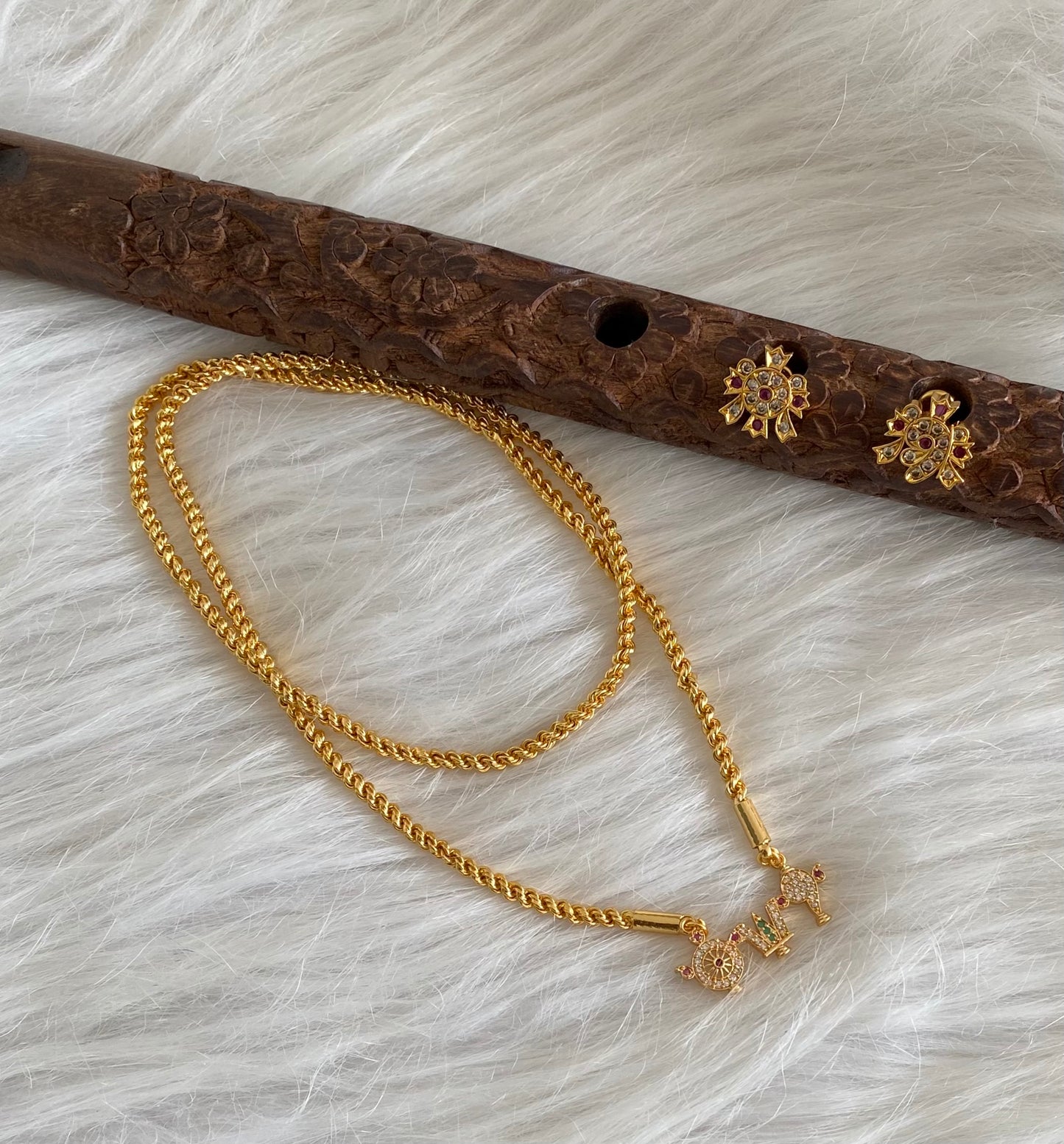 Gold tone 24 inches chain with shanku-nama-chakra pendant set dj-54311