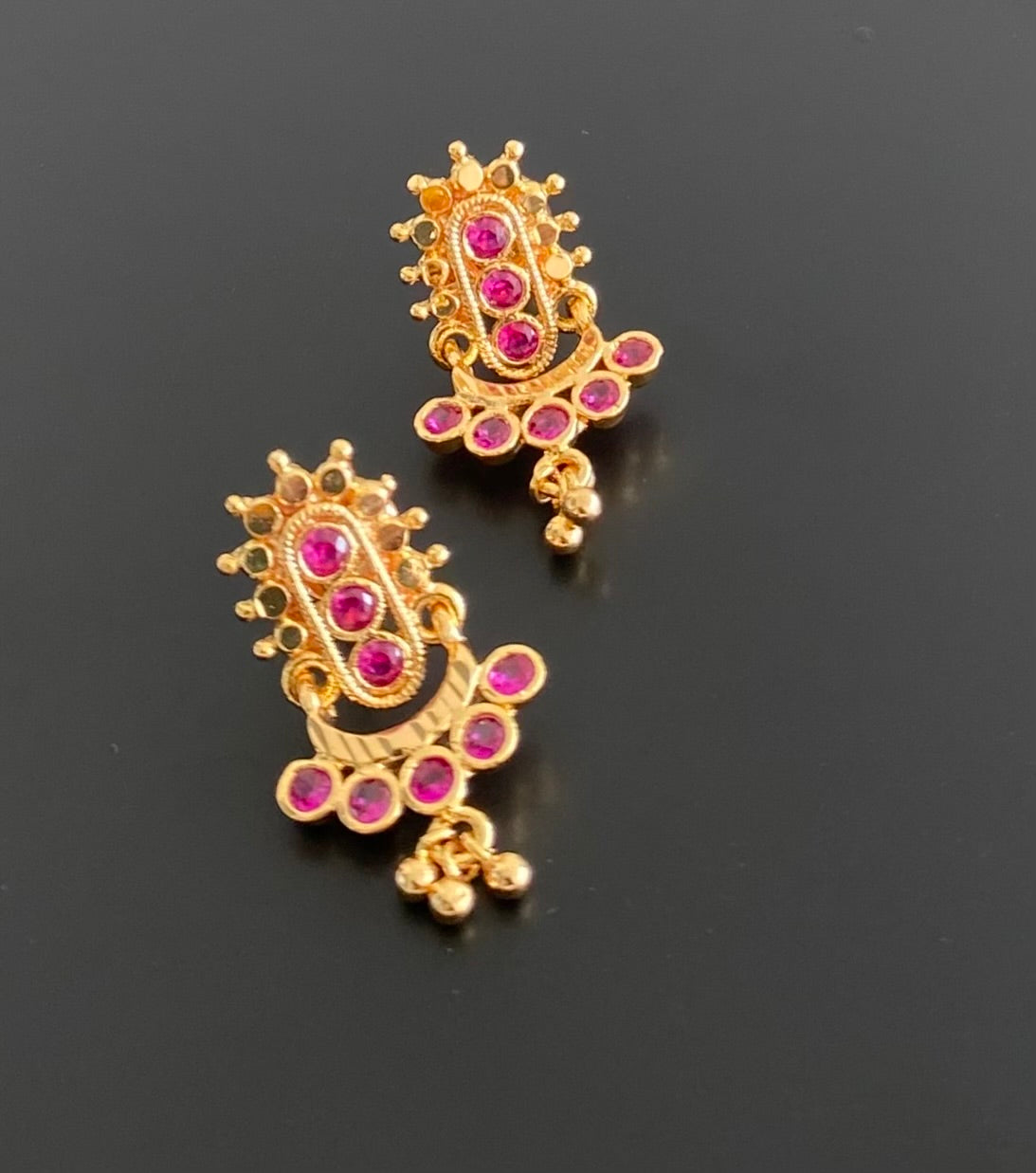 Gold tone pink stone earrings dj-53873