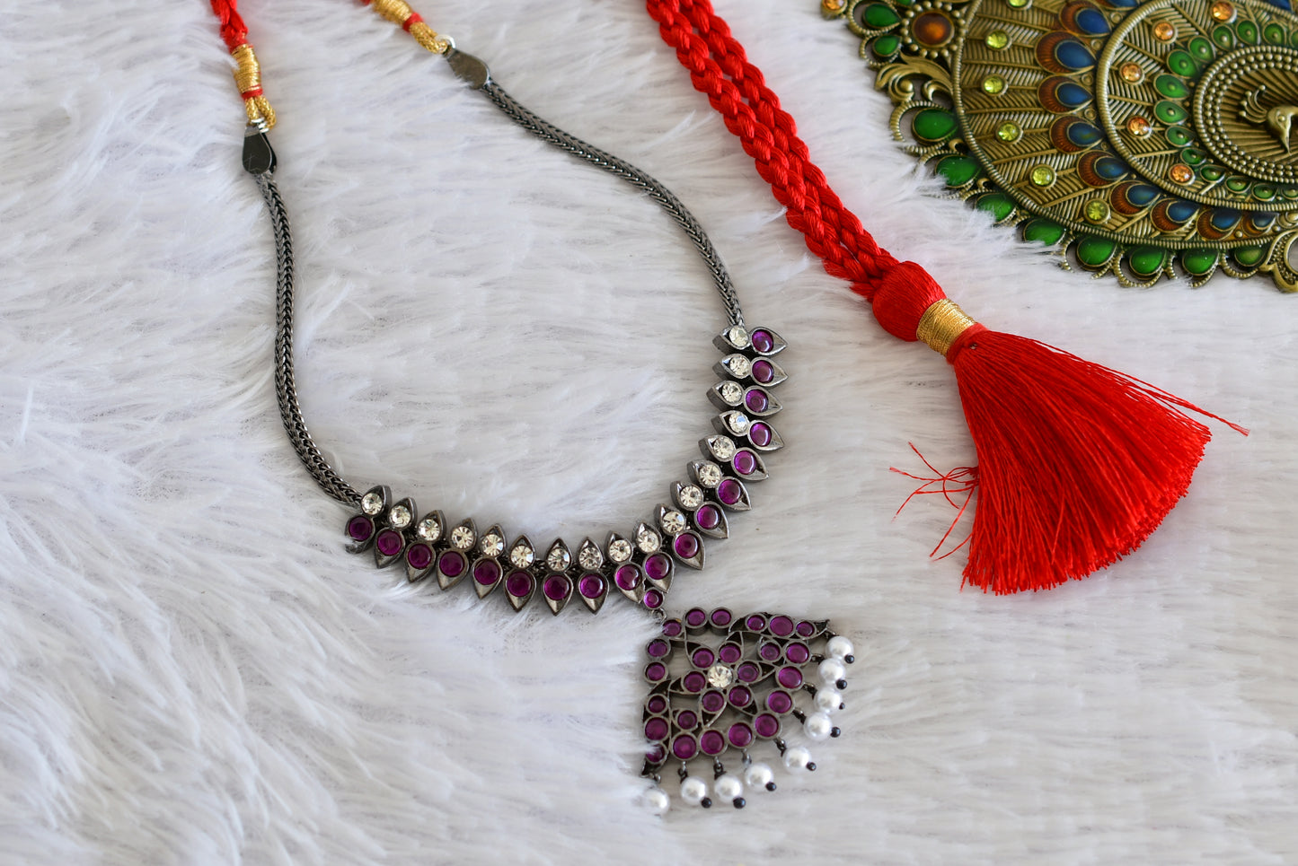 Black finish precious kemp-white pearl necklace Dj-52507