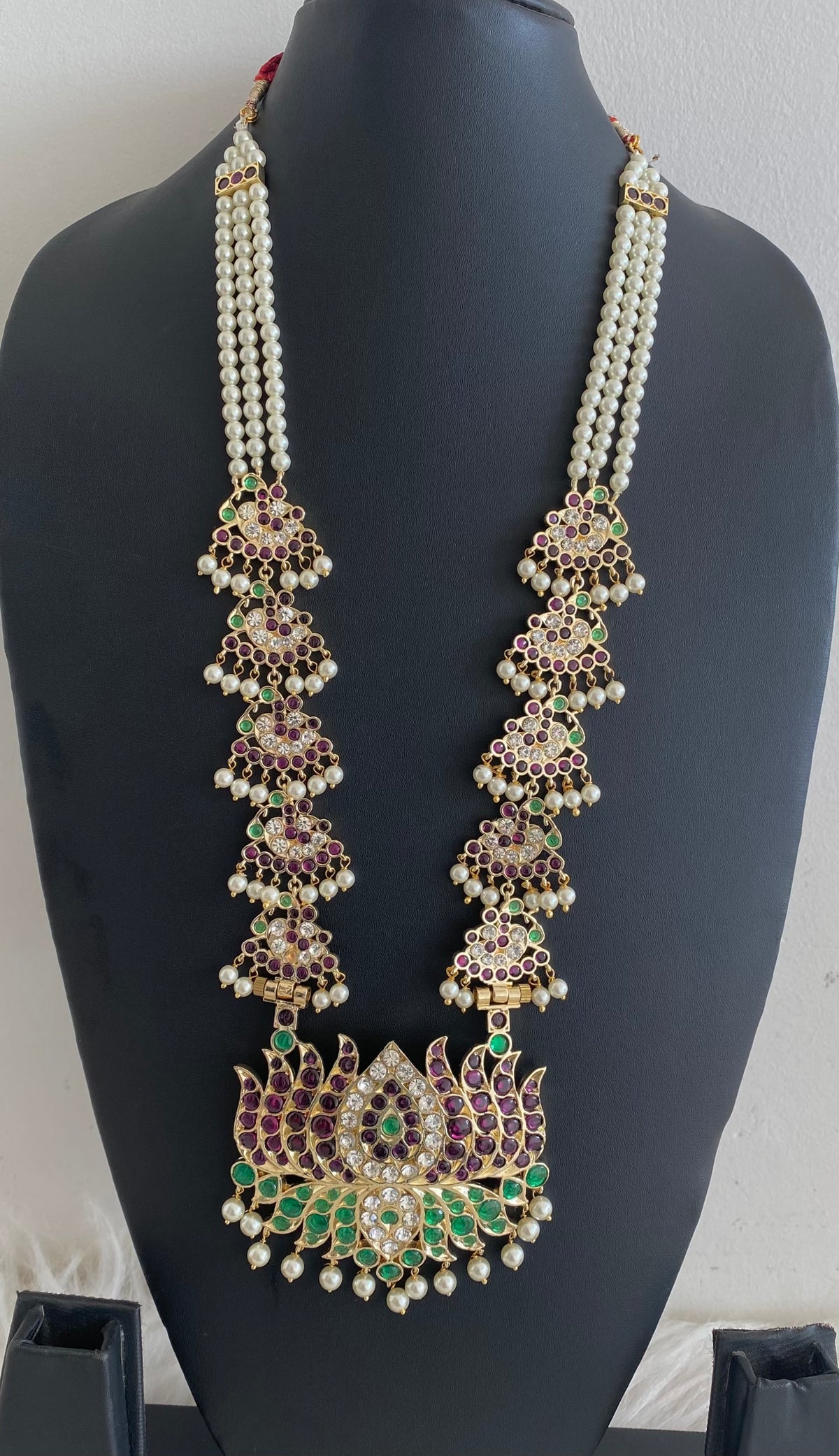 Gold tone precious kemp-green-white lotus peacock pearl haar dj-54724