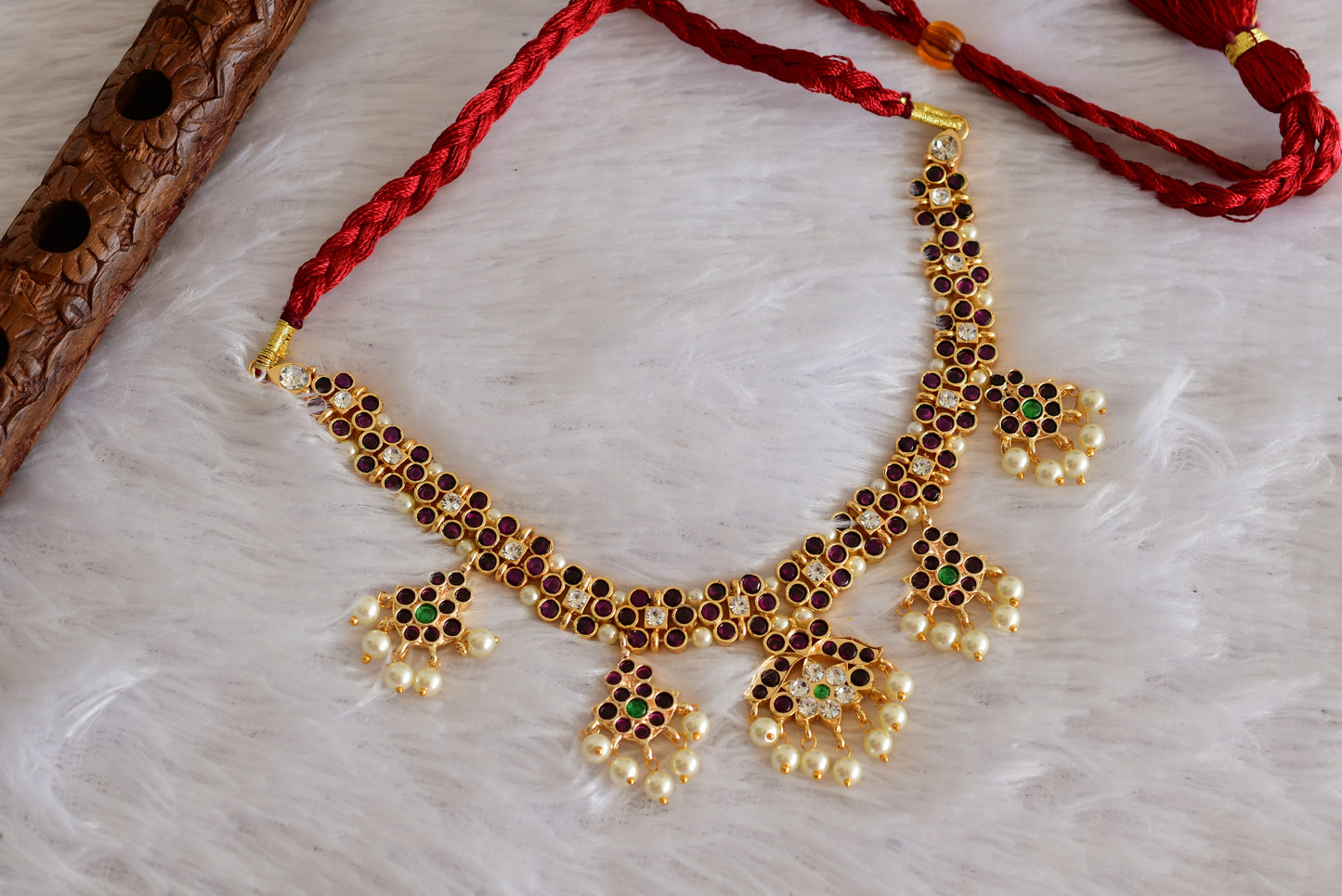 Gold tone precious kemp-green-white pearl necklace dj-52256