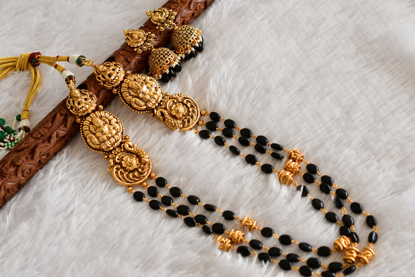 Antique gold tone black beaded lakshmi peacock multi layer haar set dj-52425