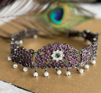 Black finish precious kemp-green-white pearl peacock waist band dj-51761