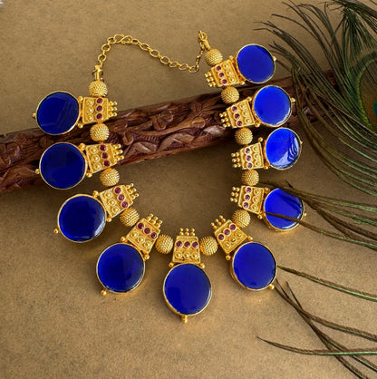 Gold tone blue-pink kerala style round necklace dj-51716
