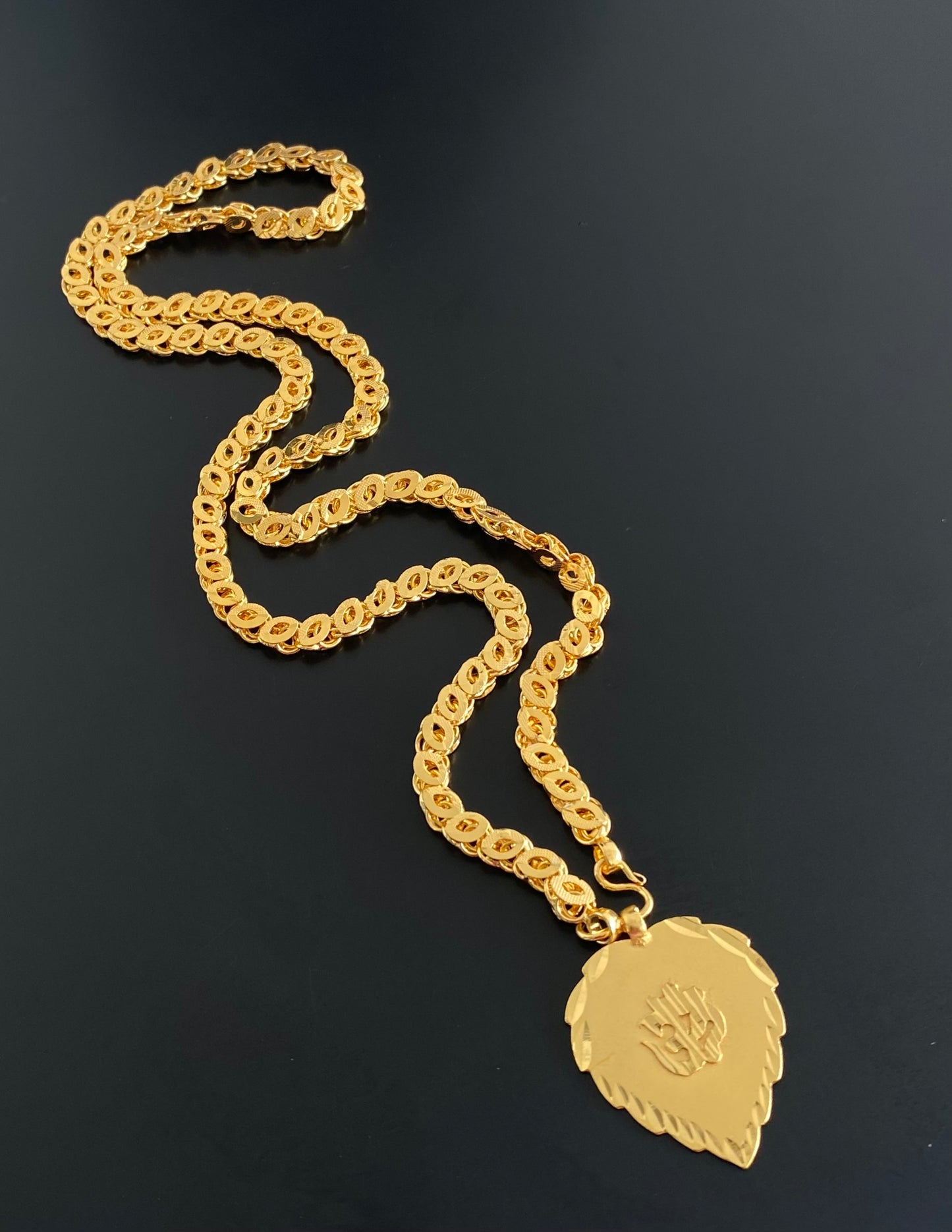 Gold tone 24 inches chain with om pendant dj-54377