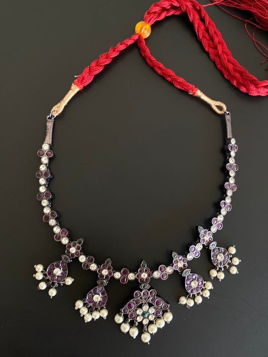 Black finish precious kemp-green-white pearl necklace dj-53242