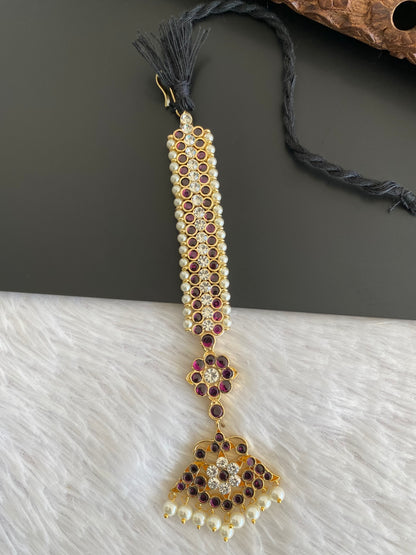 Gold tone precious kemp-white flower pearl tikka dj-53367