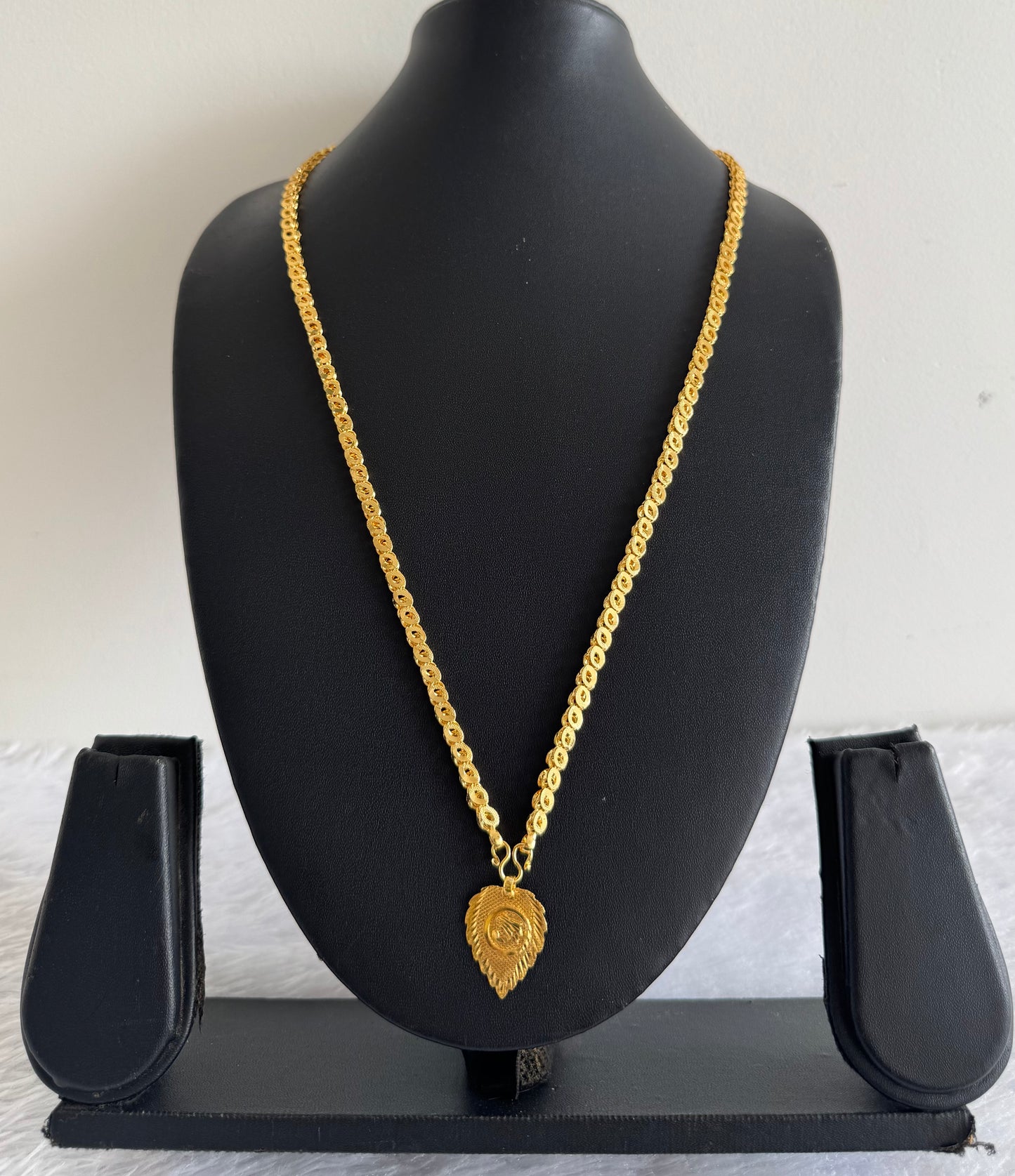 Gold tone 24 inches chain with om pendant dj-47153