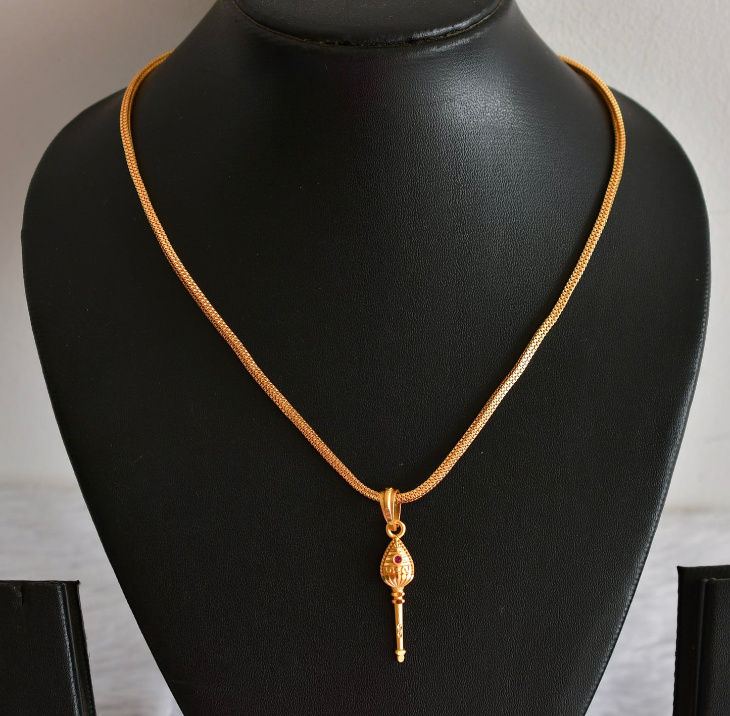 Gold tone 18 inches chain with pink stone vel pendant dj-51904