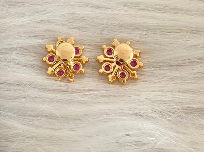 Gold tone rani pink stone flower stud/earrings dj-54901