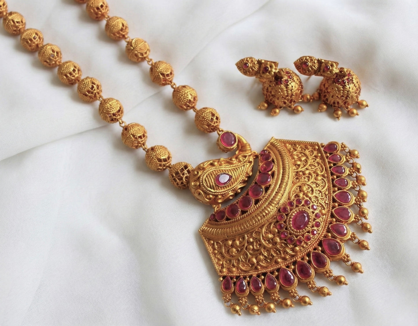 Matte finish ruby mango beaded necklace set DJ18607