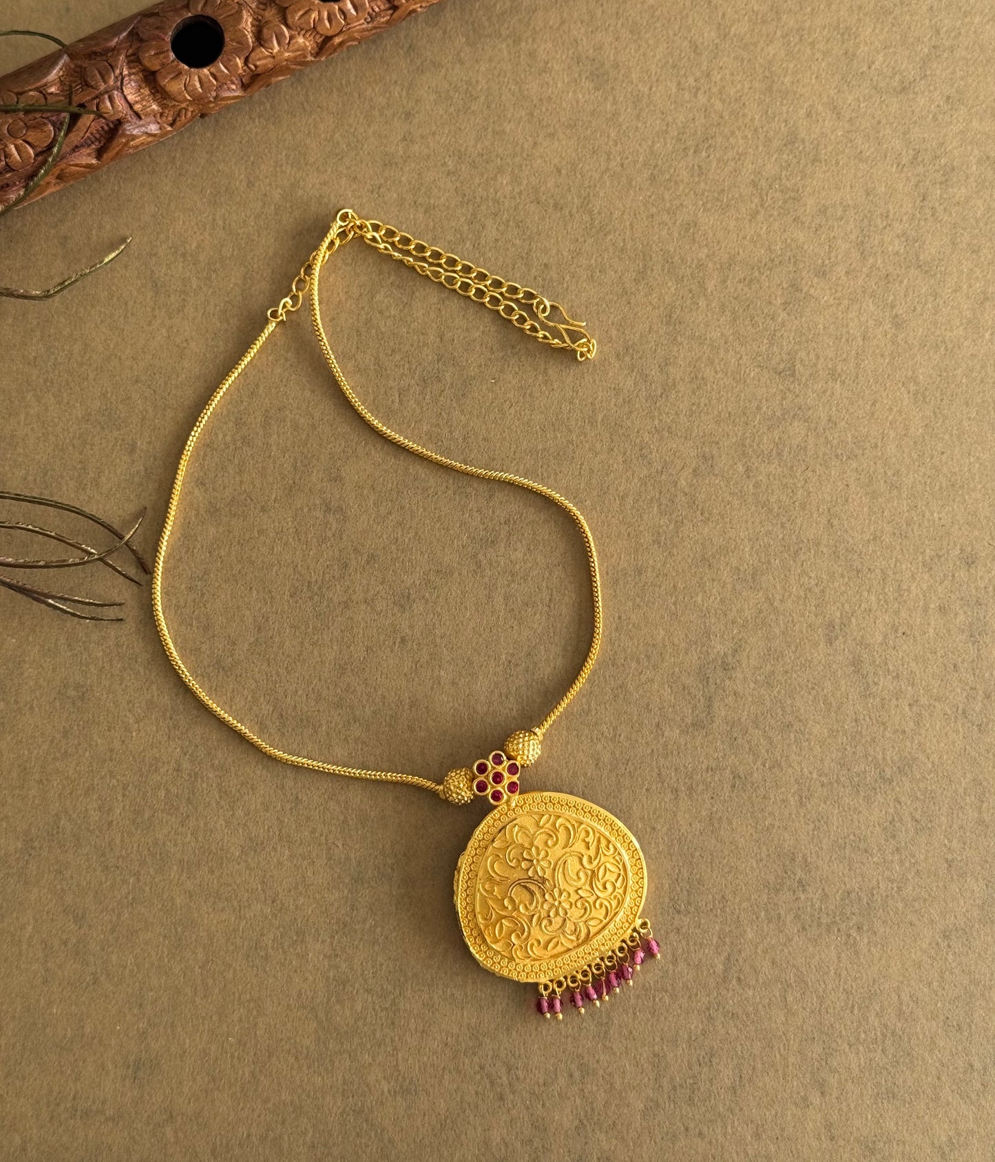 Gold tone pink stone flower kodi necklace dj-51687