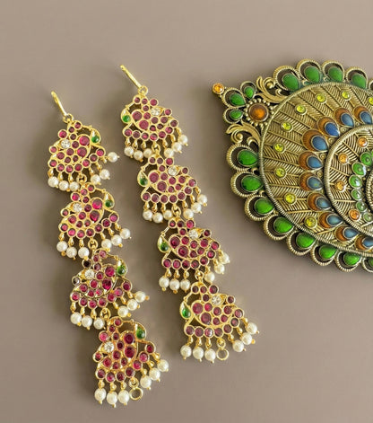 Gold tone precious kemp-green-white stone pearl peacock ear side chain dj-52010