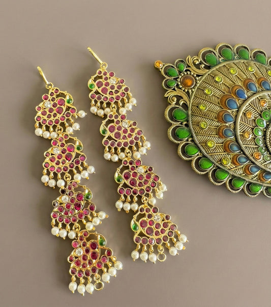 Gold tone precious kemp-green-white stone pearl peacock ear side chain dj-52010