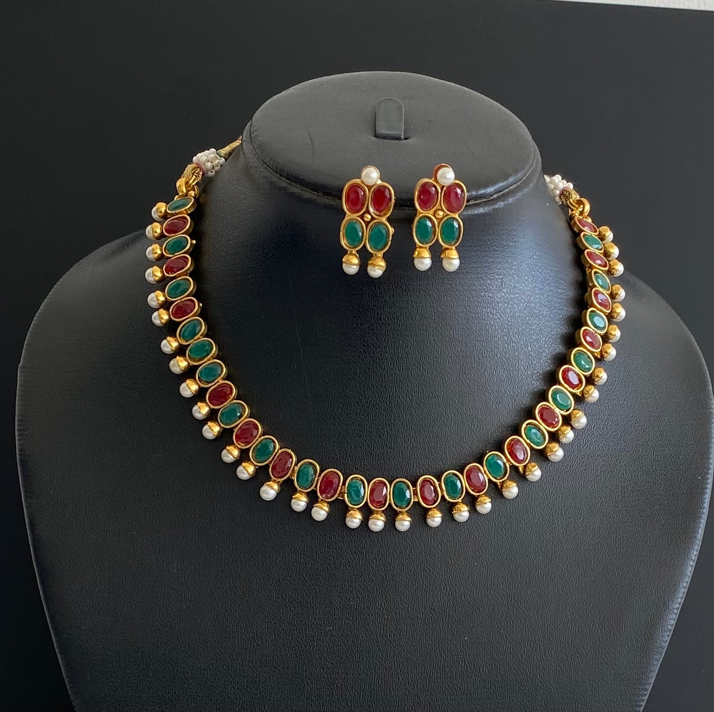 Antique gold tone Maroon-green pearl Necklace Set DJ12641