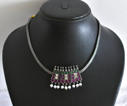 Black finish precious kemp-green pearl poothali necklace dj-52277