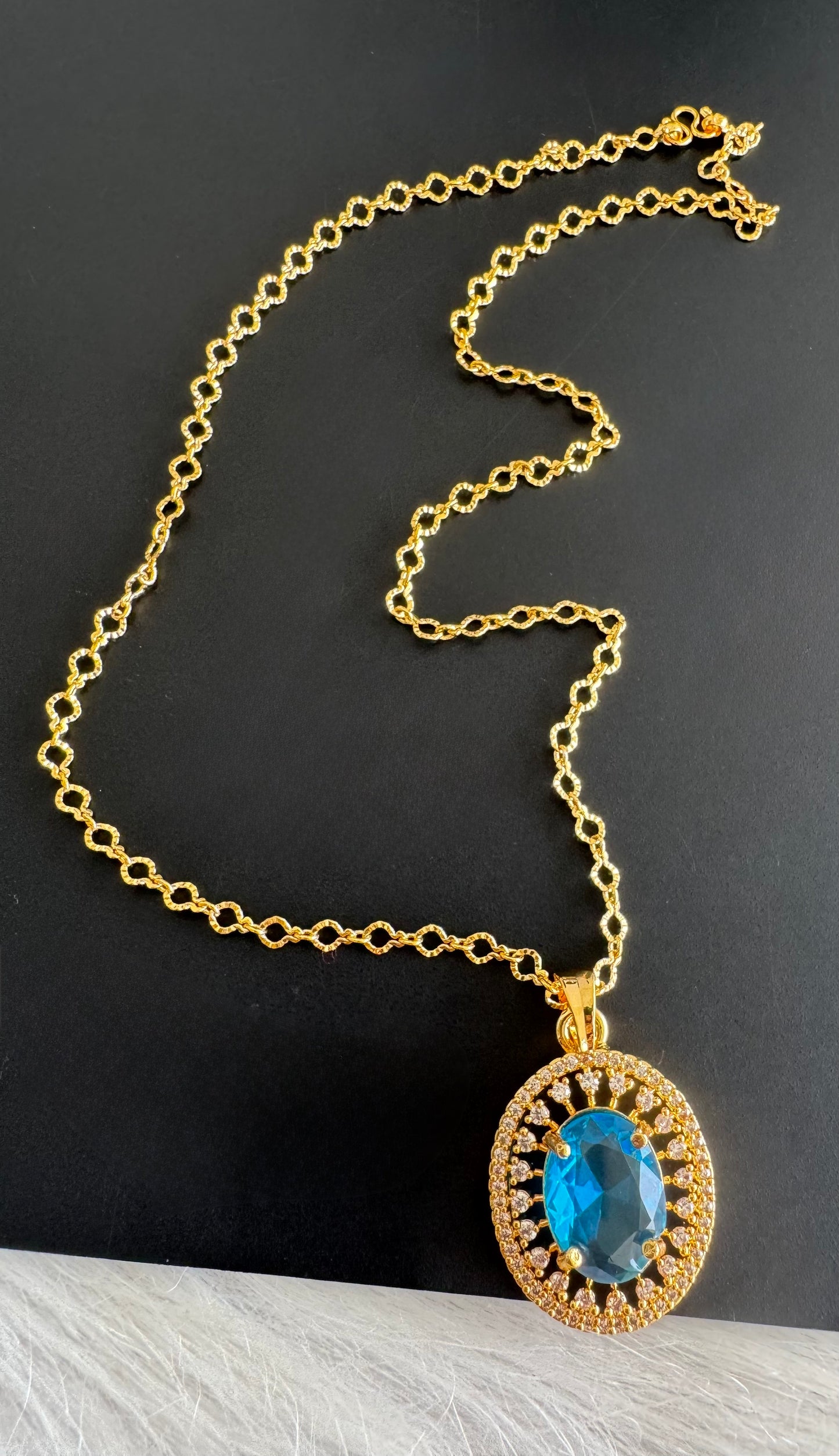Gold tone 18 inches chain with french blue oval stone pendant dj-51276