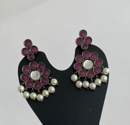 Black finish precious kemp-white pearl flower earrings dj-53944