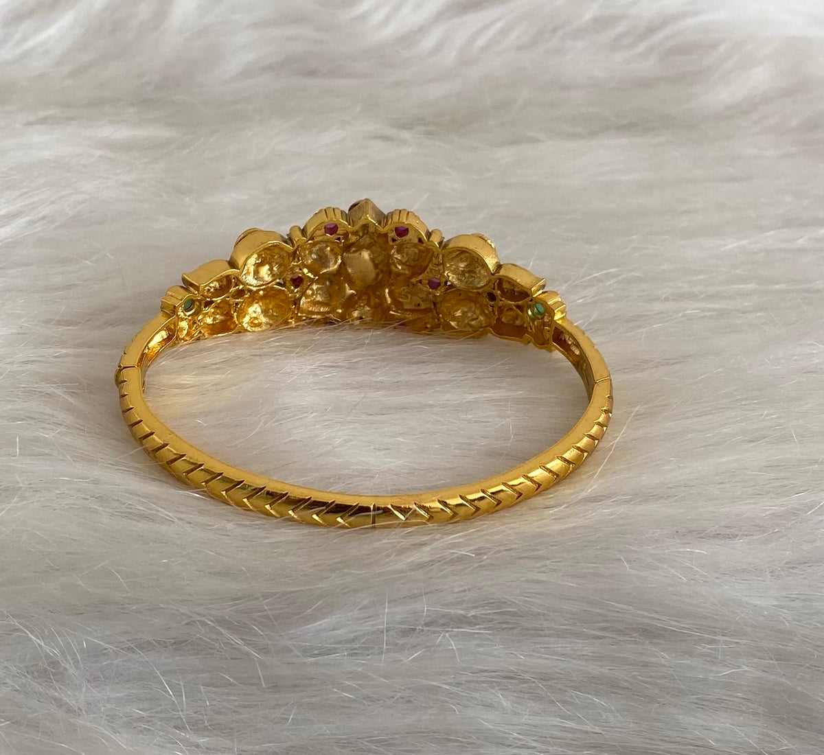 Antique gold tone kemp-green stone openable kada/bracelet dj-54854