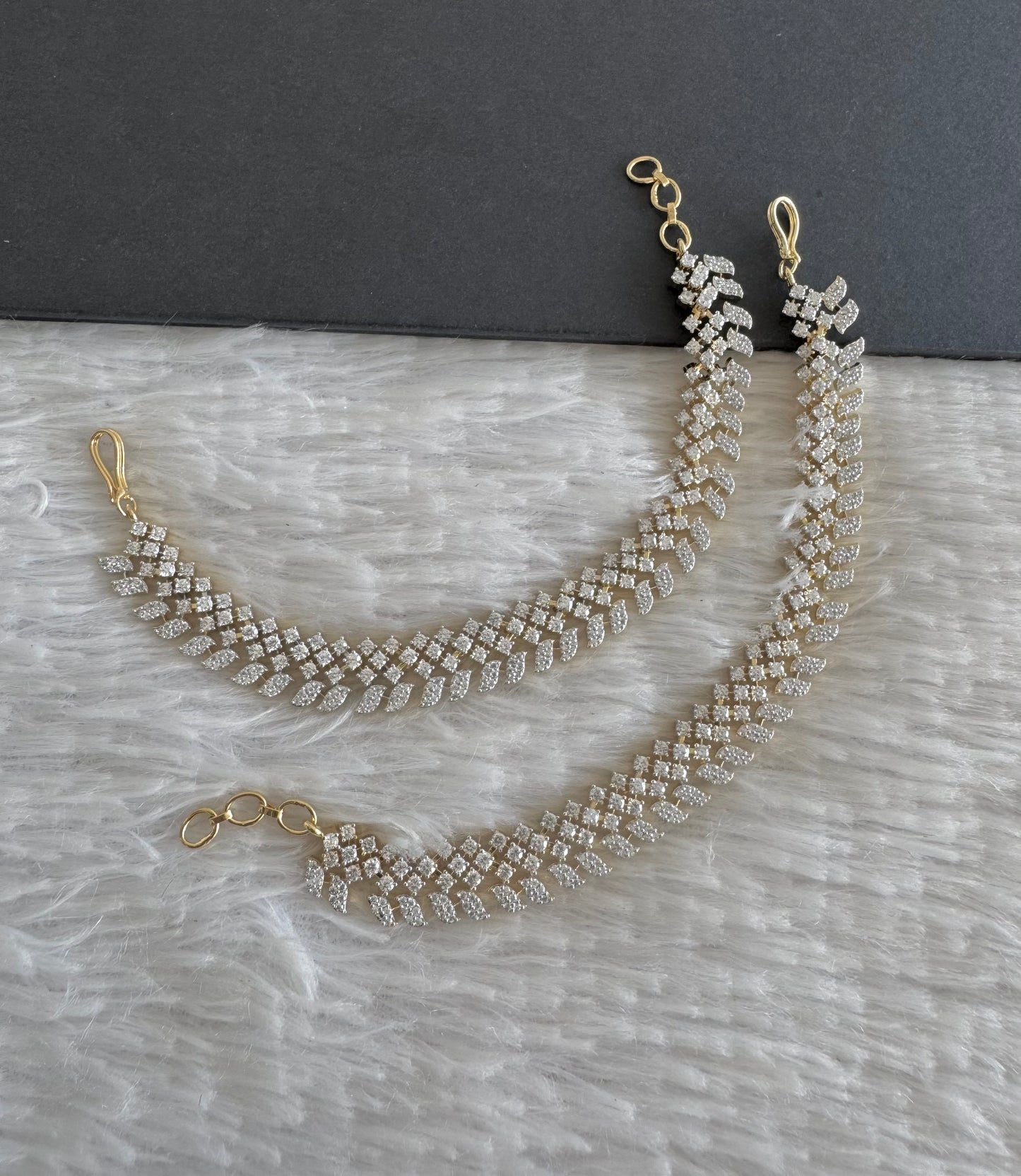 Two tone cz white stone ear side chain dj-52055