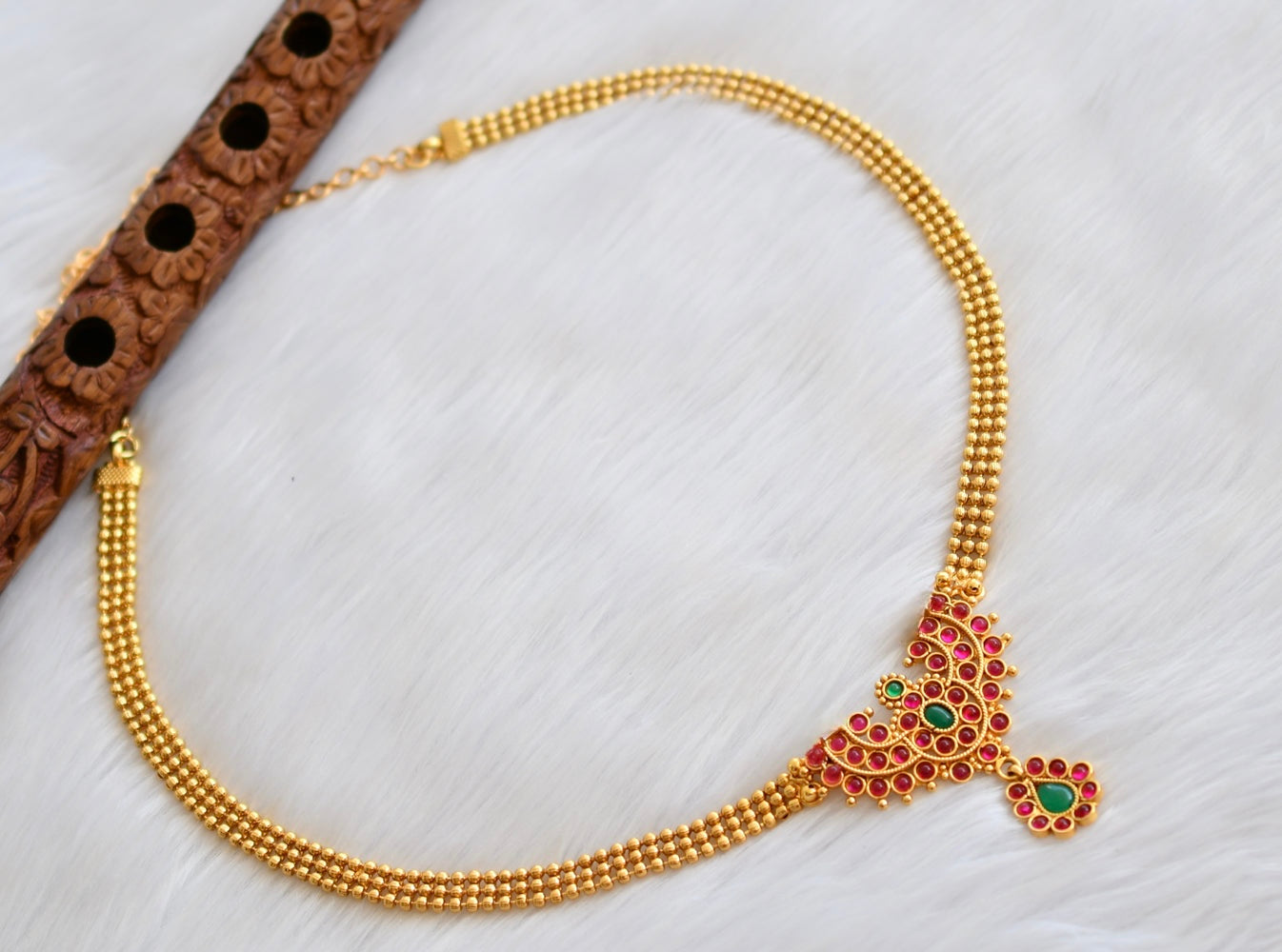 Gold tone kemp-green kid’s hip chain dj-40270