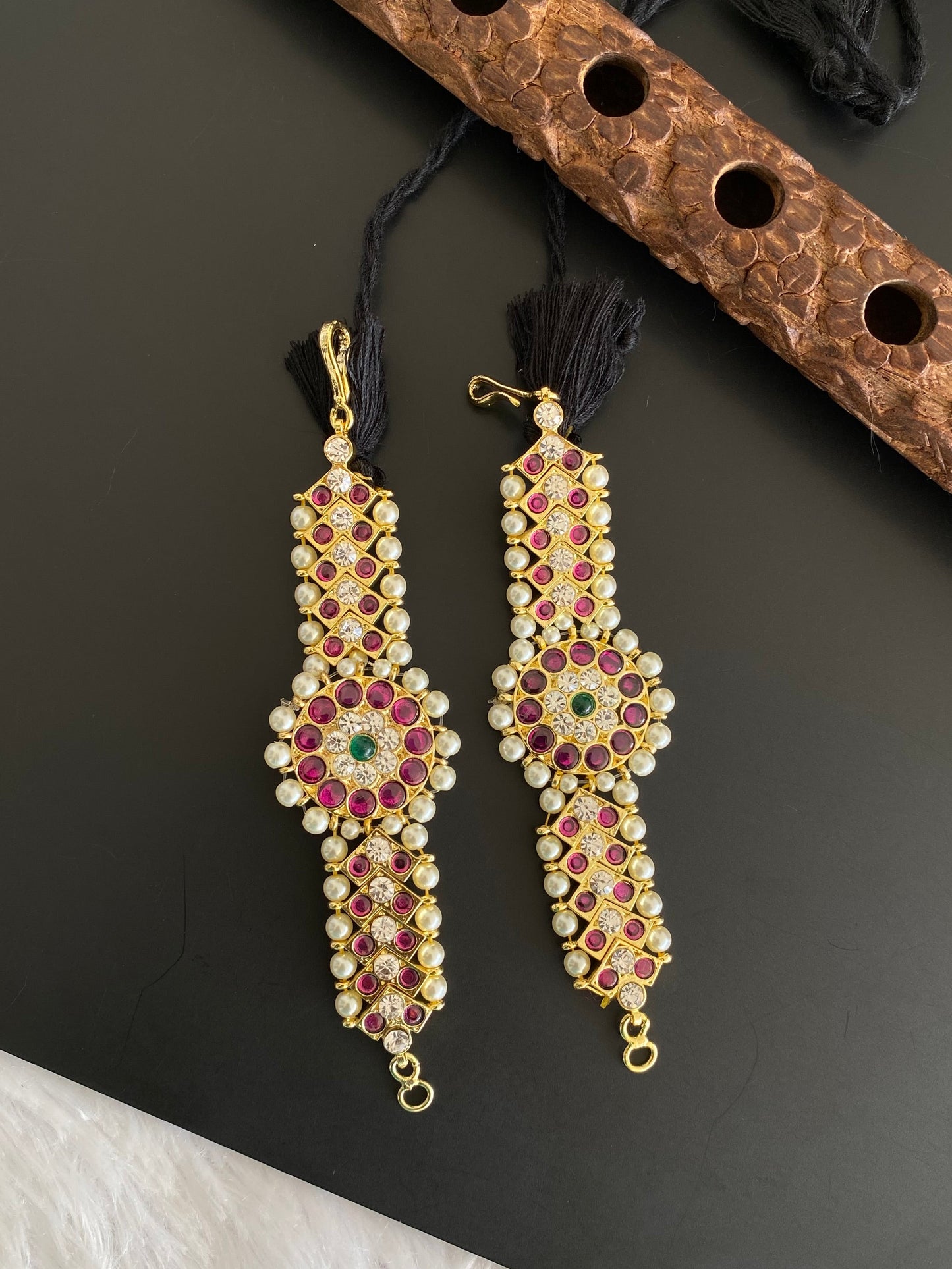 Gold tone precious kemp-green-white pearl ear side chain dj-53370