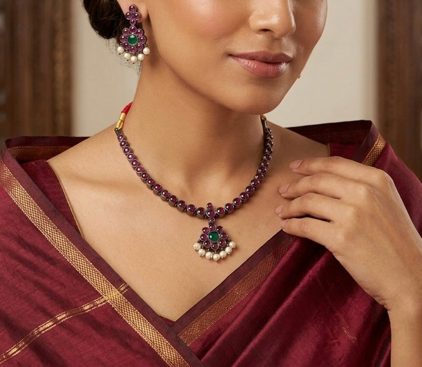 Black finish precious kemp-green pearl attigai necklace set dj-53958