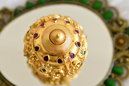 Antique gold tone kemp-green Lakshmi kumkum box dj-52312