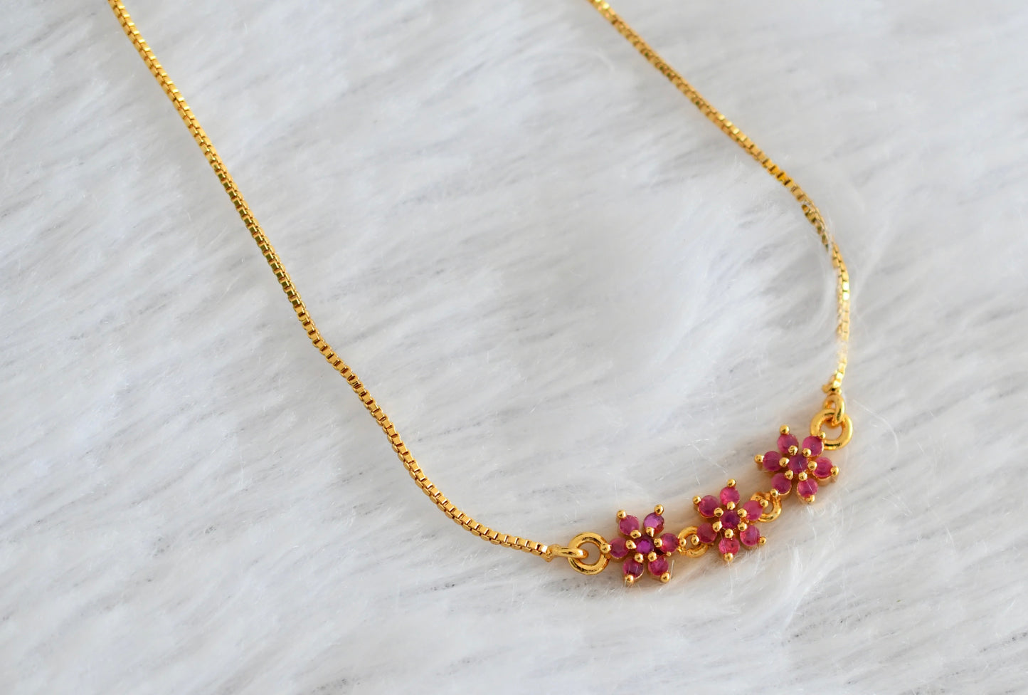 Gold tone ruby flower necklace dj-53102