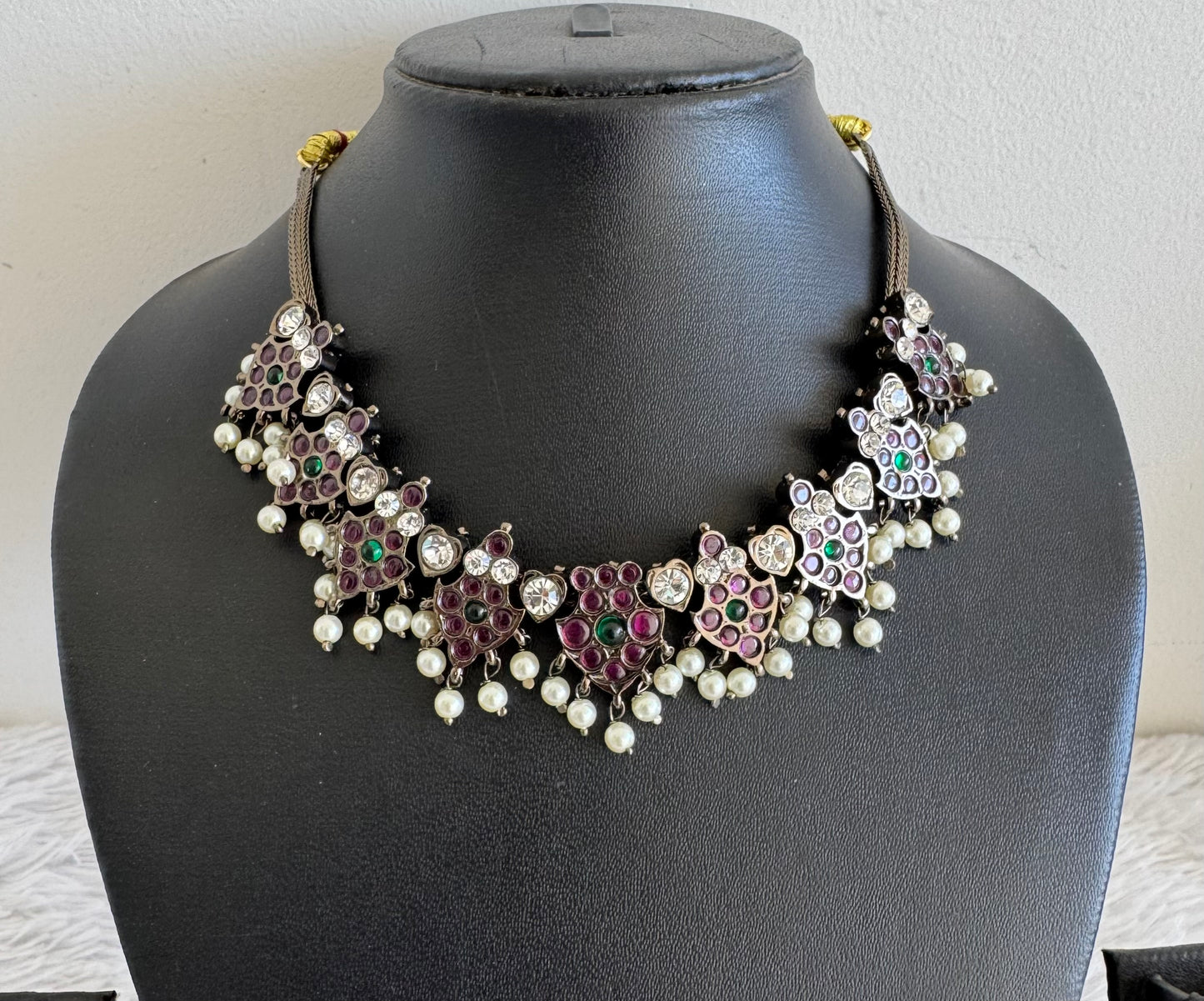 Black finish precious kemp-green pearl necklace dj-52508