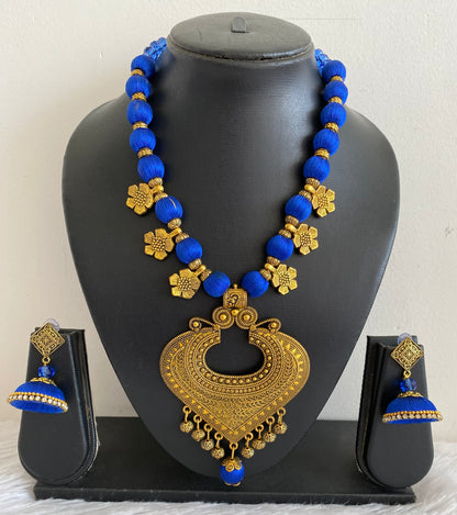 Antique gold tone royal blue silk thread beaded flower necklace Set dj-52921