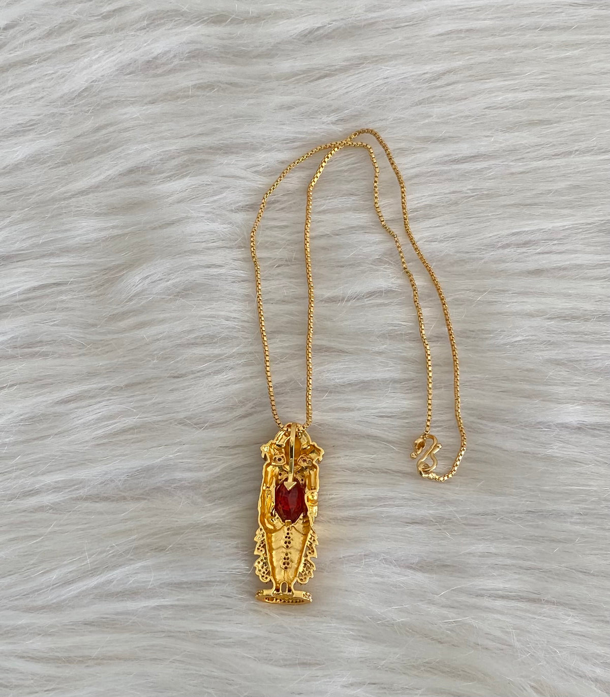 Gold tone 18 inches chain with shri thirumal pendant dj-55110