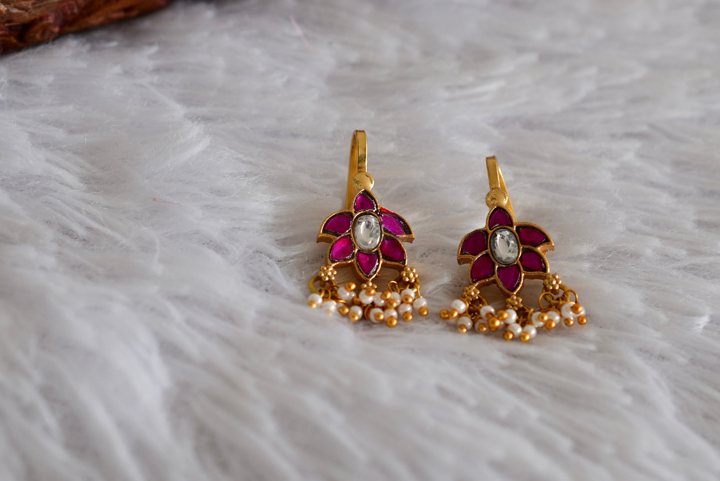 Gold tone pink-white kundan jadau bugadi earrings dj-52492