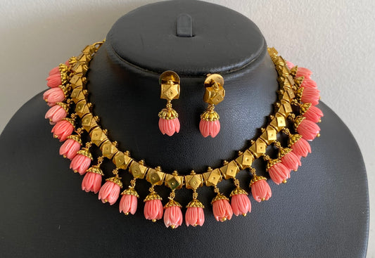 Antique gold tone baby pink tulip beaded necklace set dj-53707