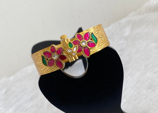Matte finish kemp-green-white Kundan flower screw type kada(2.6) dj-53510