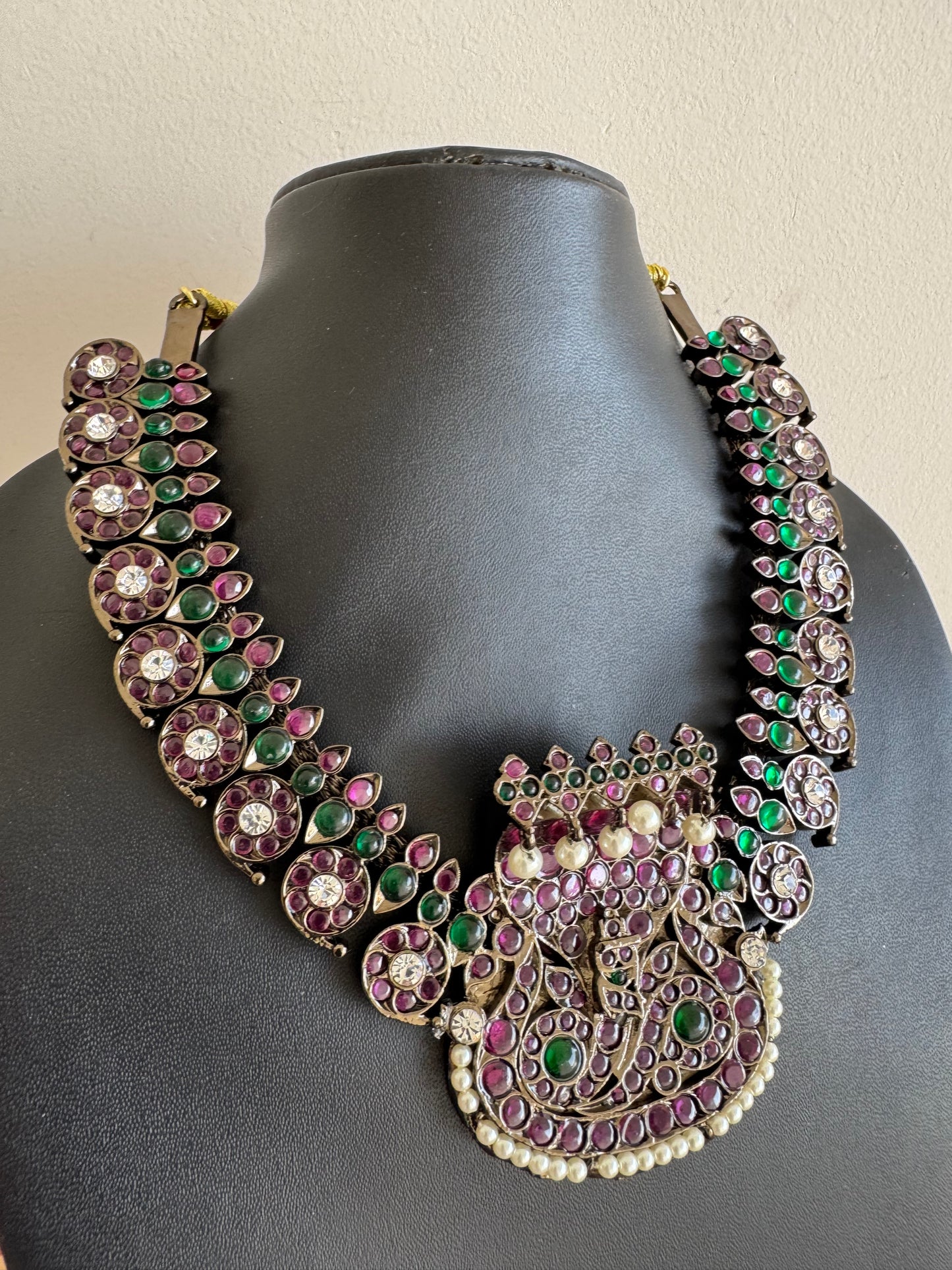 Black finish precious kemp pearl Kalinga Narthana Krishna mango necklace dj-52513