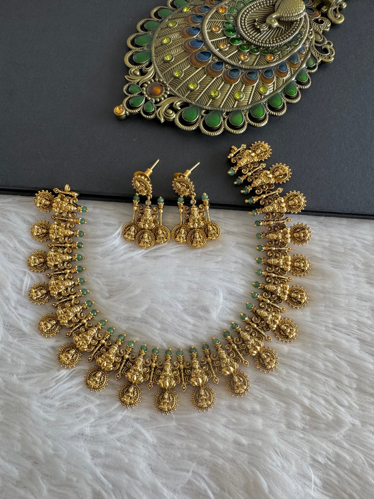 Antique gold tone lakshmi green beaded necklace set dj-52076