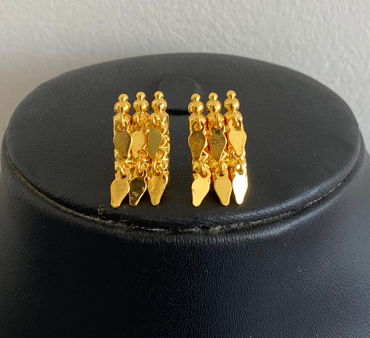 Gold tone kerala style elakka thali earrings dj-53402