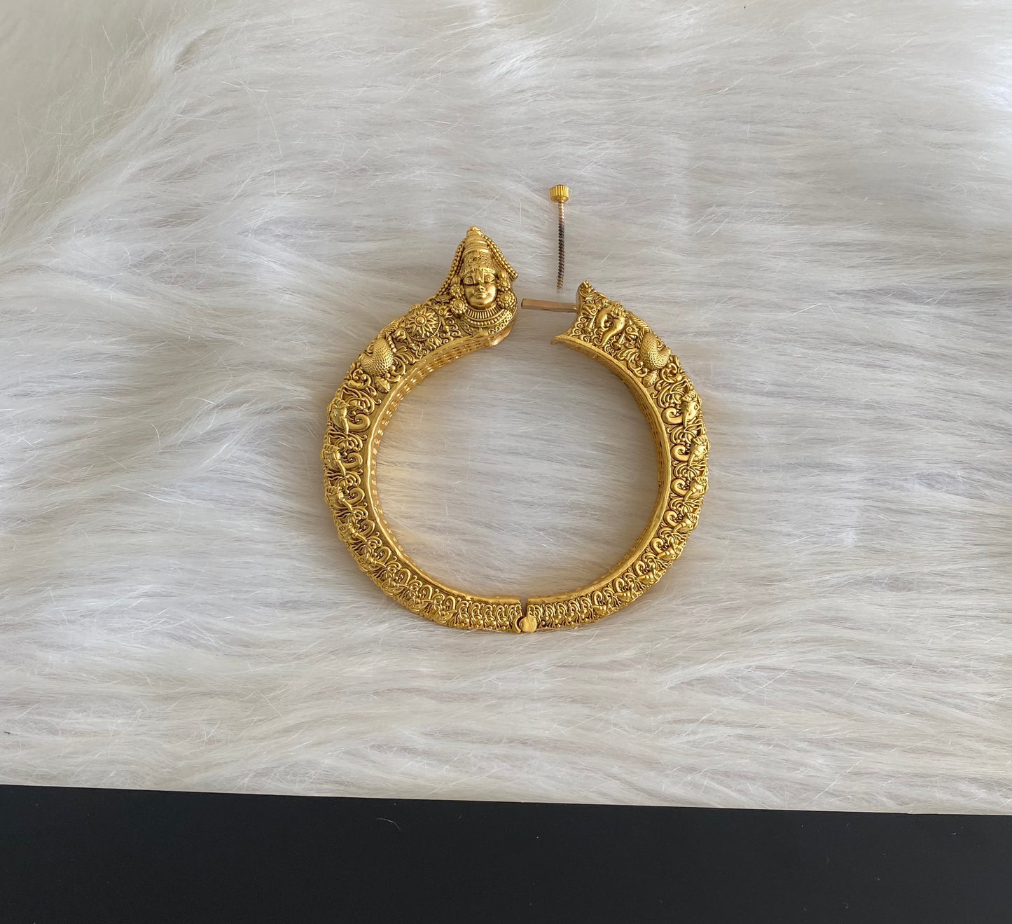 Antique gold tone pink stone shri  thirumal screw type kada(2.8) dj-54705