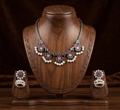 Black finish precious kemp-green-white pearl necklace set dj-53351