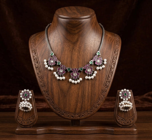 Black finish precious kemp-green-white pearl necklace set dj-53351